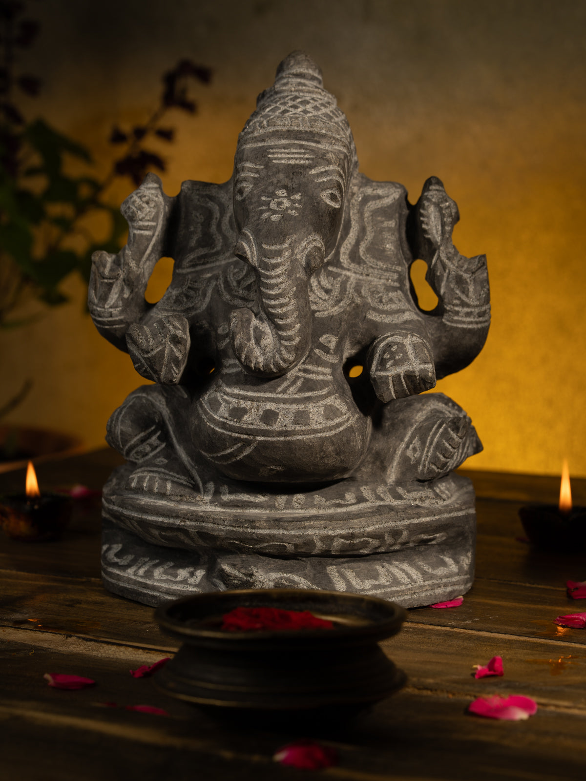 Black Stone Idol Valampuri Vinayagar 12 inch