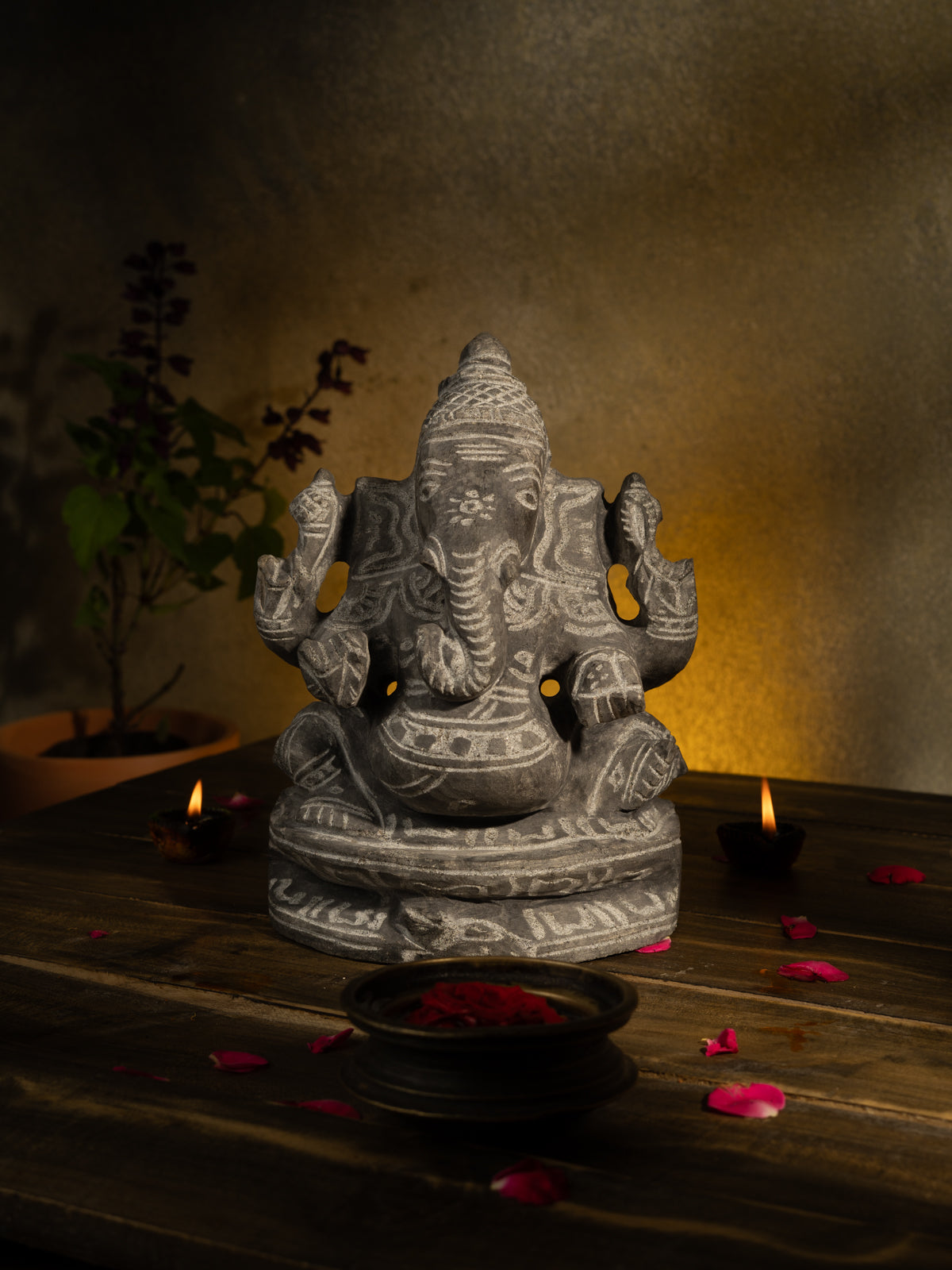 Black Stone Idol Valampuri Vinayagar 12 inch