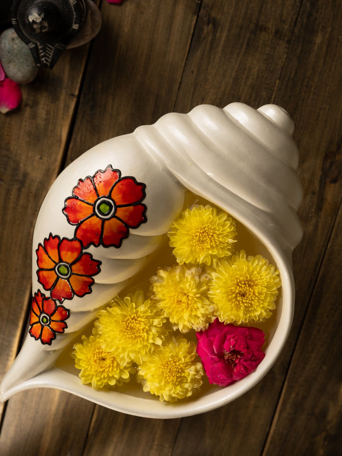 Terracotta Decorative Flower design Sangu urili with Stand - White