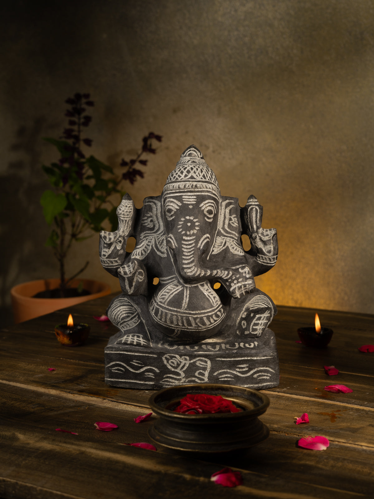 Black Stone Idol Edampuri Vinayagar 15 inch