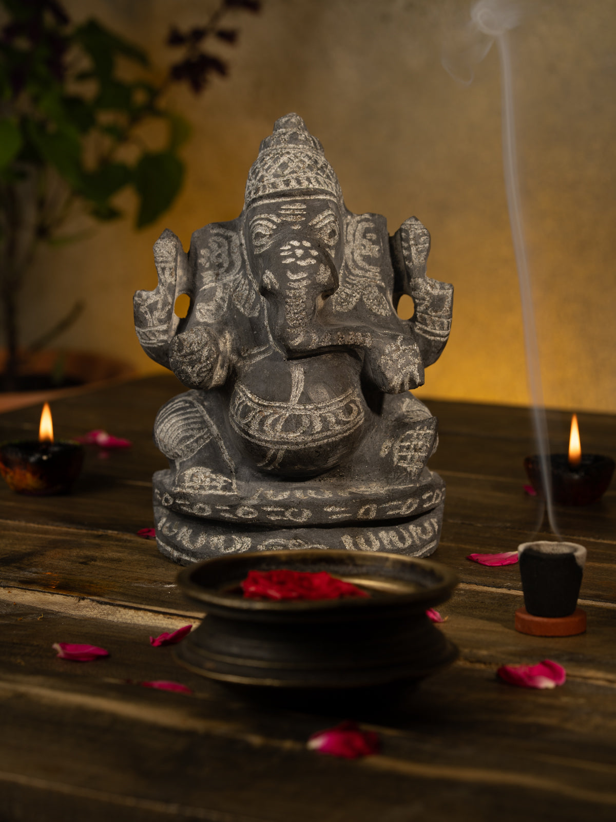 Black Stone Idol Edampuri Vinayagar 6.5 inch