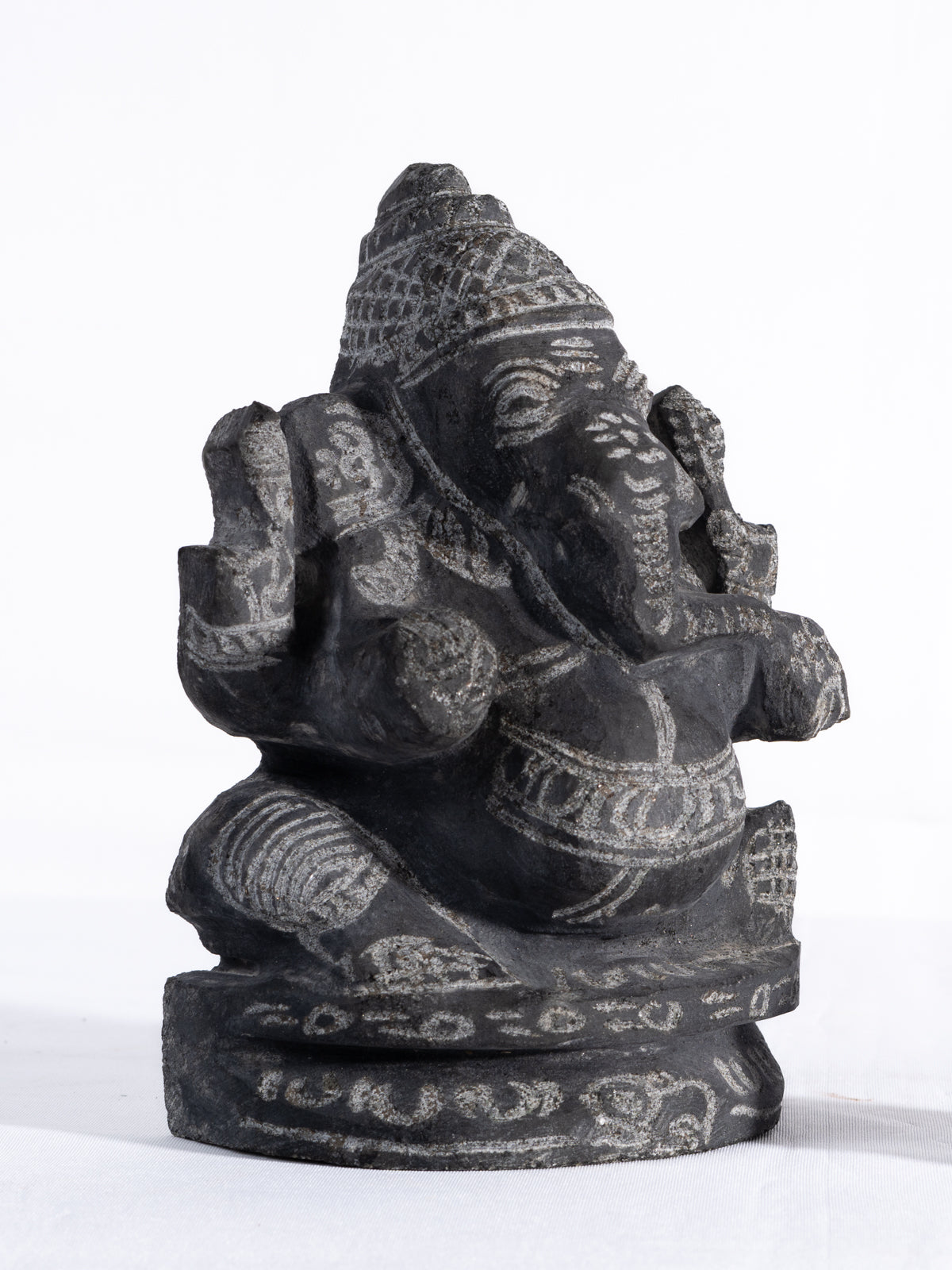 Black Stone Idol Edampuri Vinayagar 6.5 inch