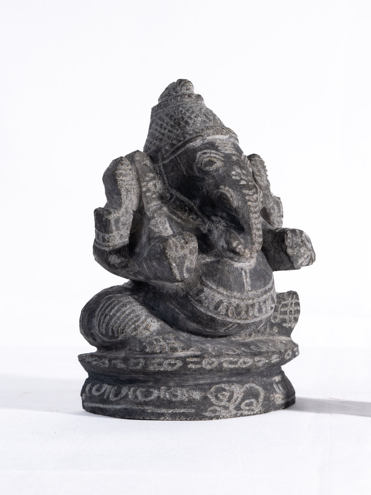 Black Stone  Idol Edampuri Vinayagar - 9 inch