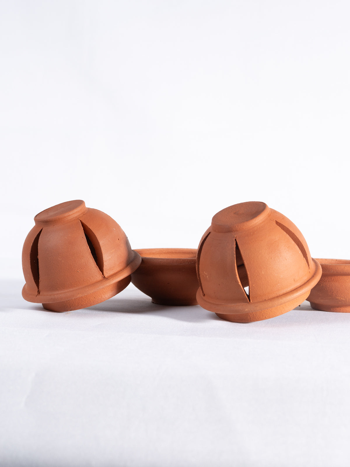 Earthen Clay  Diyas with Lid (2 Quantity)