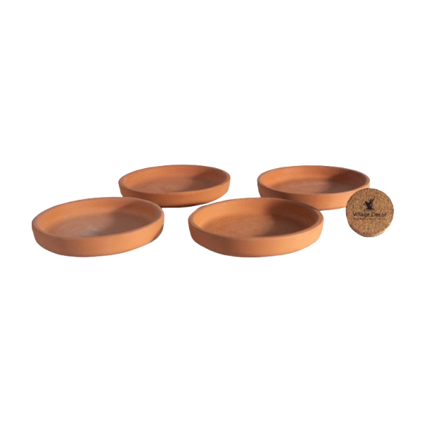 Pair of terracotta trays for flower pots displayed on a white background, ideal for catching excess water and protecting surfaces in home gardens.
